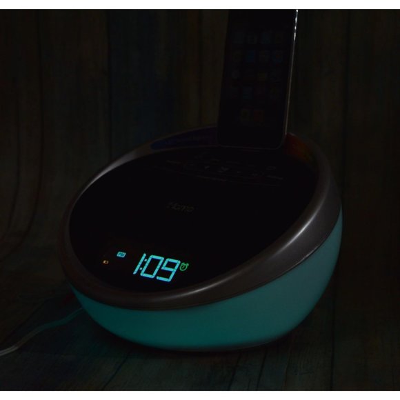 iHome GlowTunes Color Changing Alarm Clock Radio for Apple / iPod WORKS iA17 - Picture 3 of 13